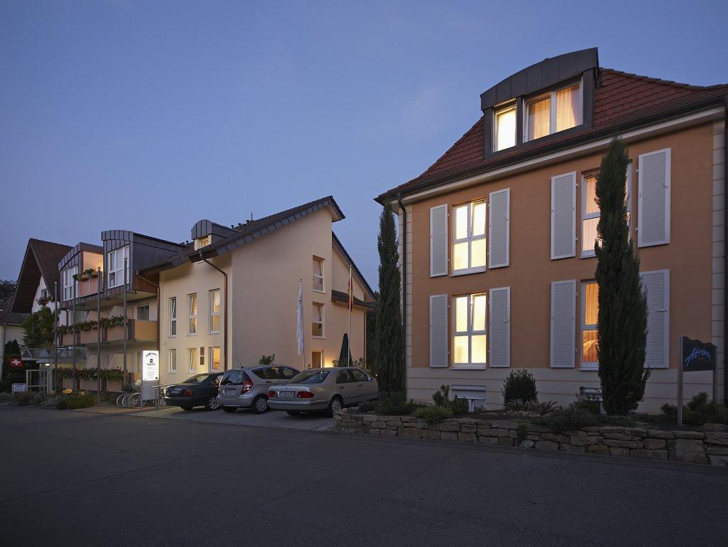 באד קרוצינגן Akzent Hotel Atrium Baden מראה חיצוני תמונה