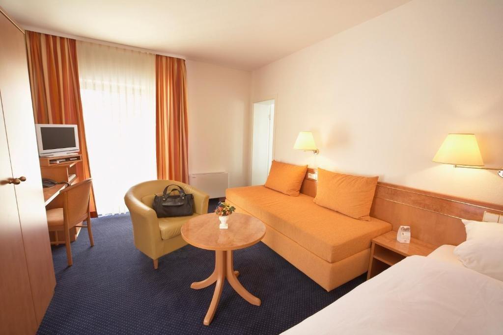 באד קרוצינגן Akzent Hotel Atrium Baden מראה חיצוני תמונה