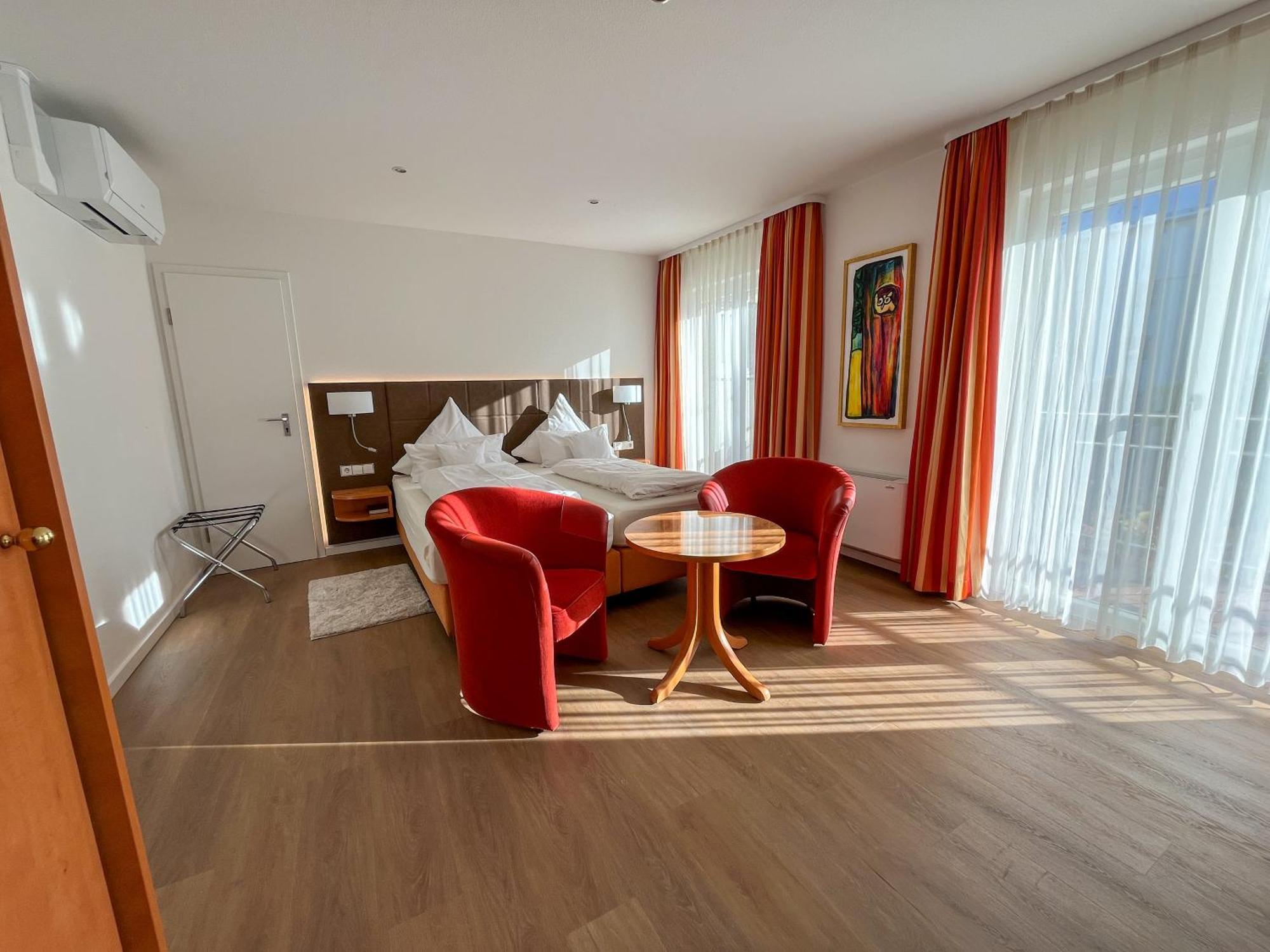 באד קרוצינגן Akzent Hotel Atrium Baden מראה חיצוני תמונה