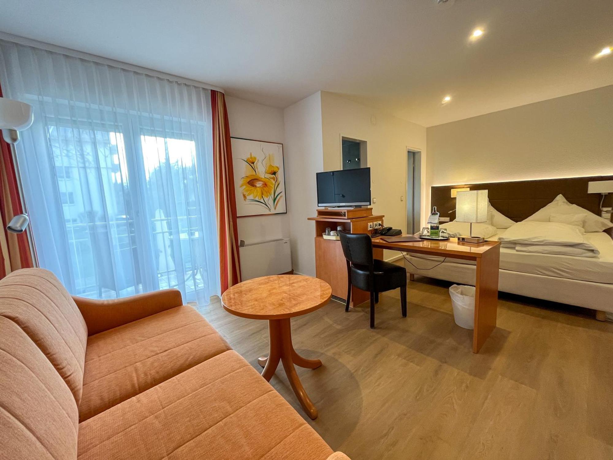 באד קרוצינגן Akzent Hotel Atrium Baden מראה חיצוני תמונה